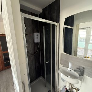room 4 toilet